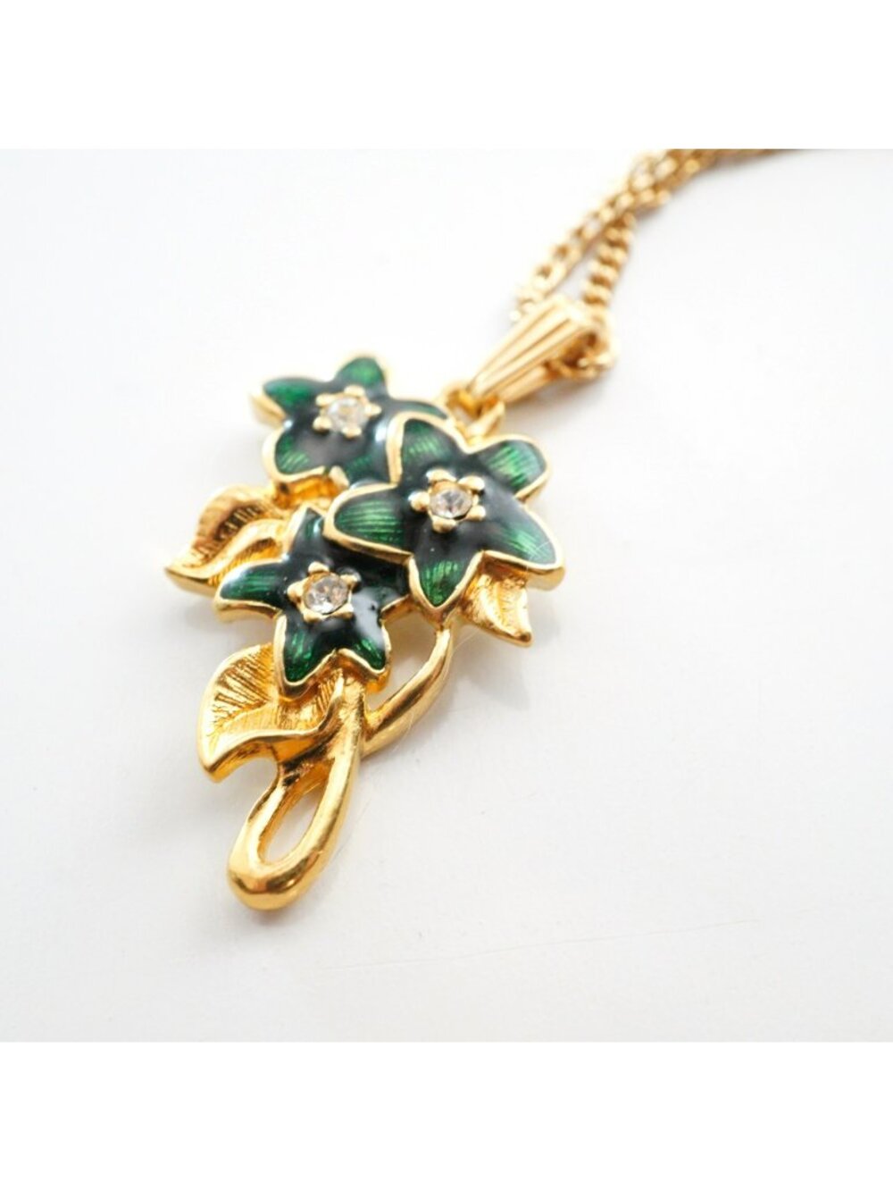 Avon Pretty Blossoms Emerald Enamel Rhinestone Flower Necklace Vintage 1989